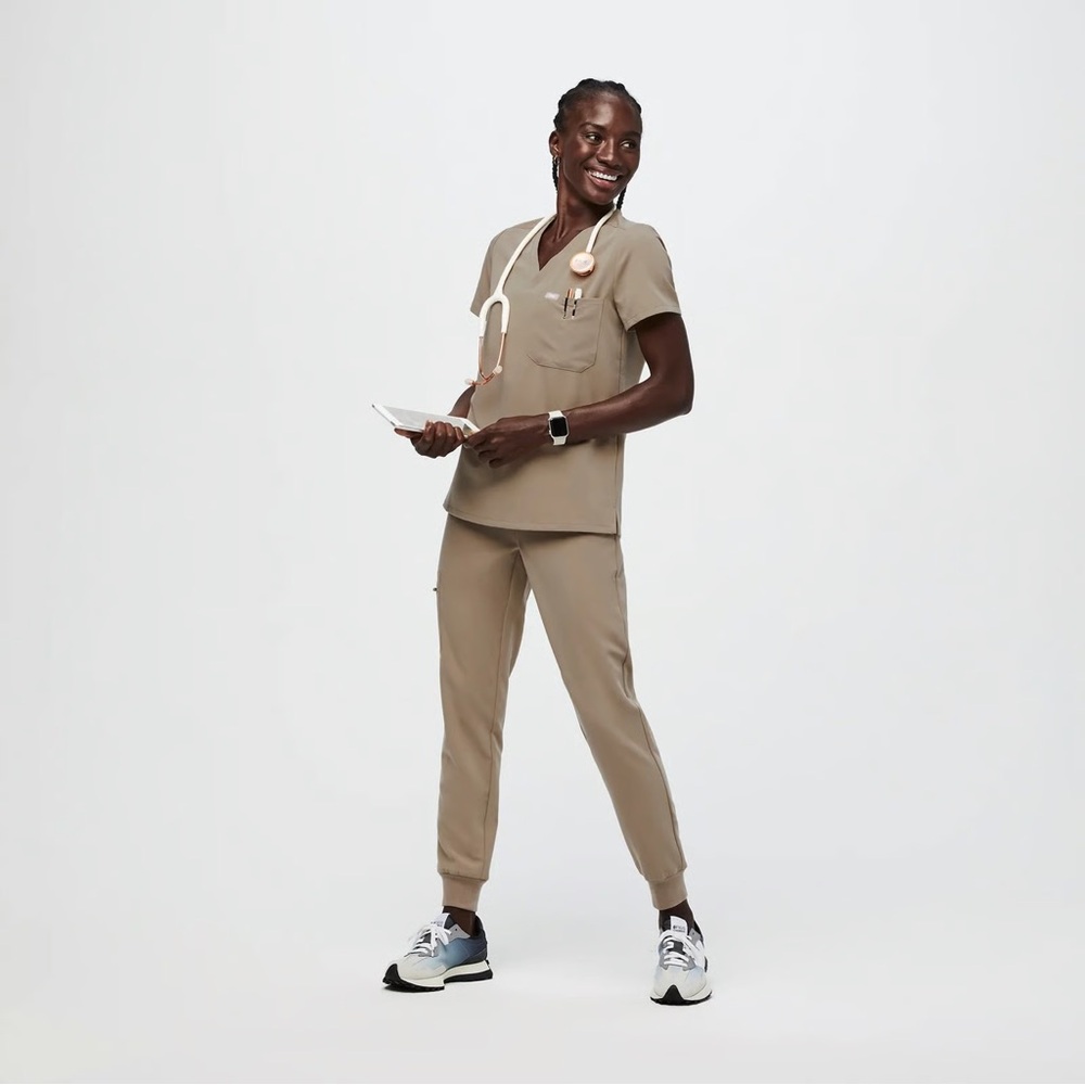 Figs Women's Tan Jogger Set